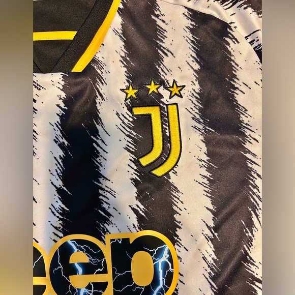 Juventus FC Authentic Home Jersey - Picture 5 of 5